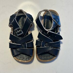 Kids size 6, Salt Water Sandals, navy.